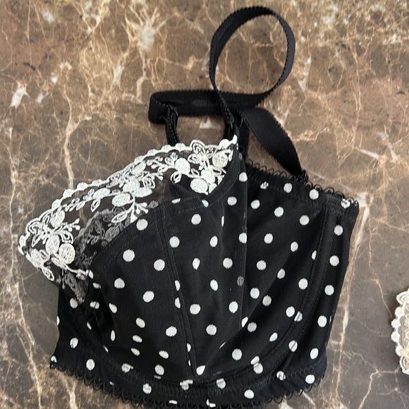 Paramour Sweet Revenge Full Bust UW Bra Black or Cream (Nude)
NEW - Picture 4 of 4